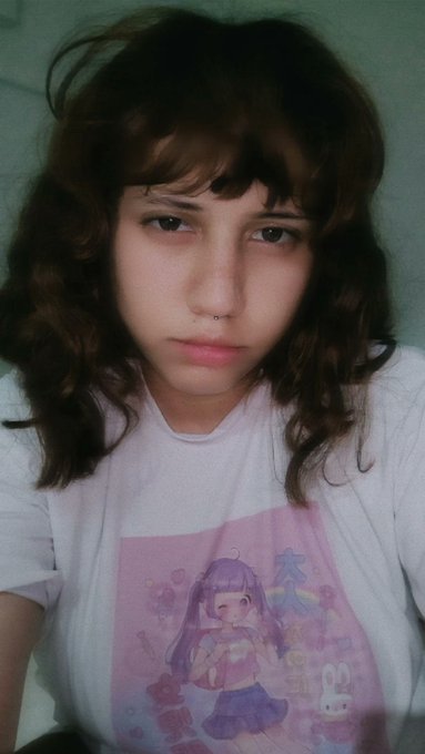 Banda ando muy enfermita, joa no salgo de una y entro a otra casi me lleva san pedro 😔 ya quiero mejorar