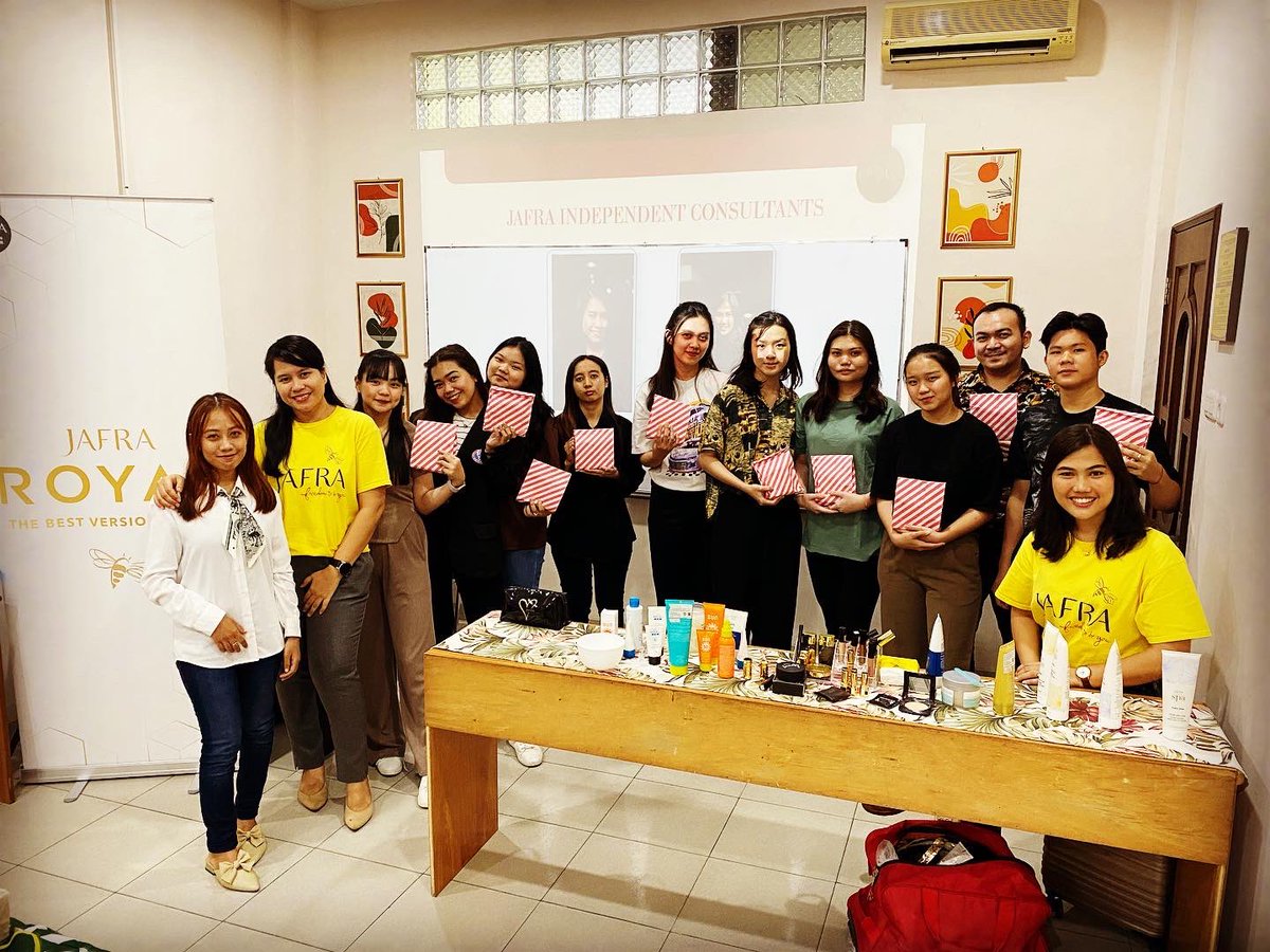 Pmci_Campus's tweet photo. PMCI BEAUTY CLASS
With JAFRA @jafra_sumatra @josefinesimatupang 
Saturday / 17th June 2023 
From 1 PM - 3 PM

#pmcicampus #kampusmedan #stiepmci #kampusmerdeka #kampuskreatif #umissme #followmehot #kampusevent #pmciisthebest #pilihanterbaik #kampusentrepreneur #kegiatankampus https://t.co/v8AwjXXiRN