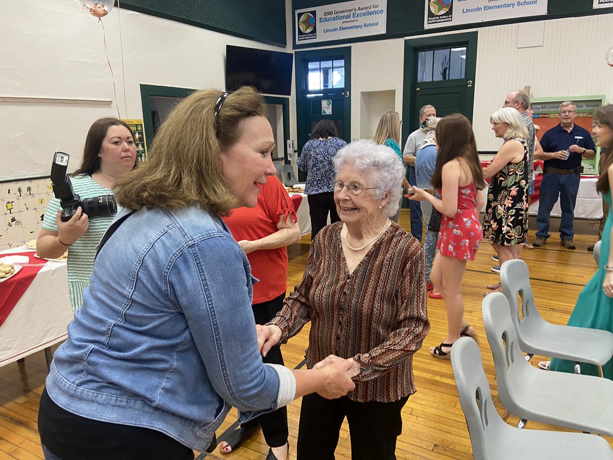 Lincoln Elementary tweet media