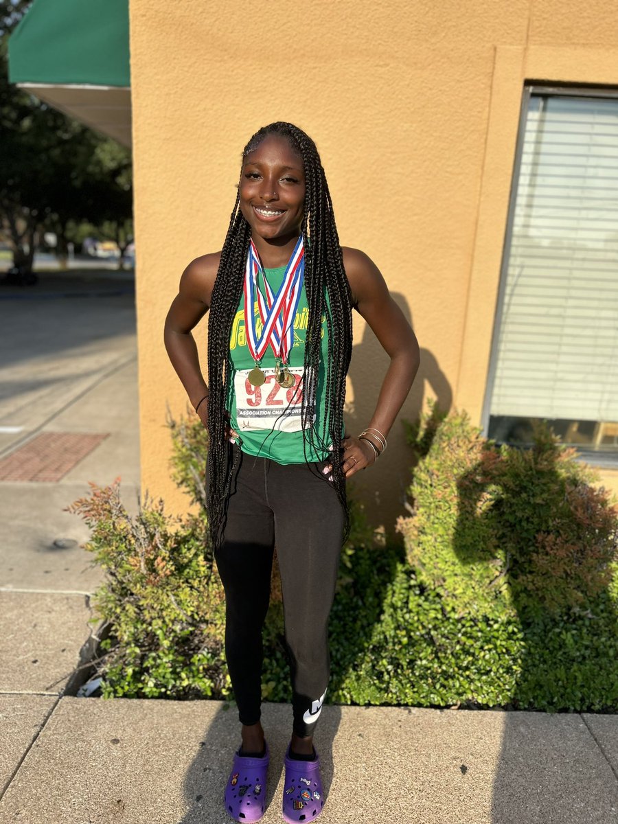 NasyaWilliams06's tweet photo. It was 🥵 at USATF Southwestern Association qualifier meet but we got it done 🏃🏾‍♀️💨💨💨 @NTX_Jackrabbits
100M  🥇 11.37 PR
200M 🥇 23.29 PR
4x100 🥇
4x400🥇
@TXMileSplit @milesplit @EliteTexasTrac1 @TexasTrackDad https://t.co/aRJPNlqkw3