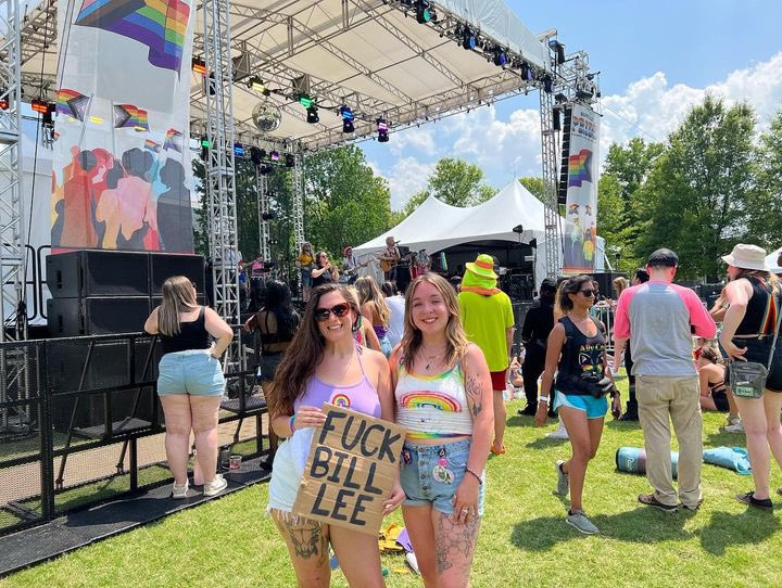 emotionalfaders's tweet photo. #nashvillepride https://t.co/fku6iyEzy6