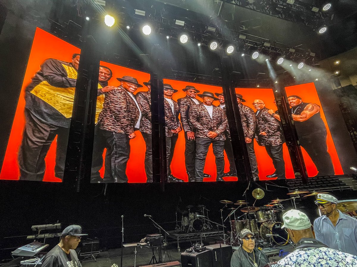 iamalvinfrazier's tweet photo. We out here!! #dazzband #ocfunkfest #tourlife https://t.co/zodI6w8xhI