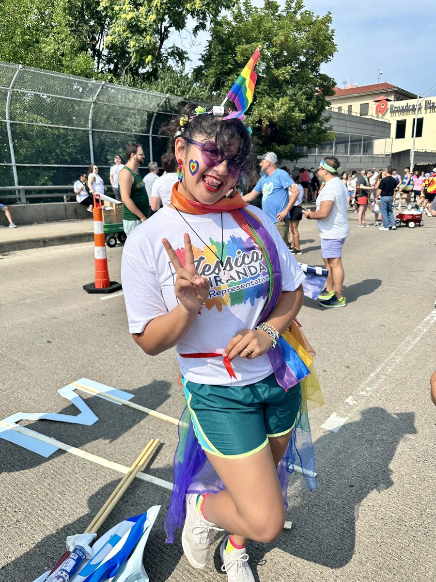 JessicaEMiranda's tweet image. Happy 50th Cincinnati Pride 🌈
#TeamJessica had such a great time today! Best part was seeing &amp;amp; hugging all our friends - thanks to everyone for coming out to celebrate 
#LoveIsLove #CincyPride 
❤️🧡💛💚💙💜