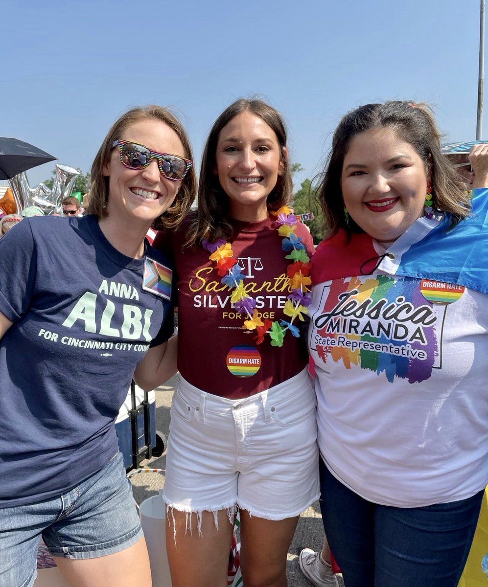 JessicaEMiranda's tweet image. Happy 50th Cincinnati Pride 🌈
#TeamJessica had such a great time today! Best part was seeing &amp;amp; hugging all our friends - thanks to everyone for coming out to celebrate 
#LoveIsLove #CincyPride 
❤️🧡💛💚💙💜