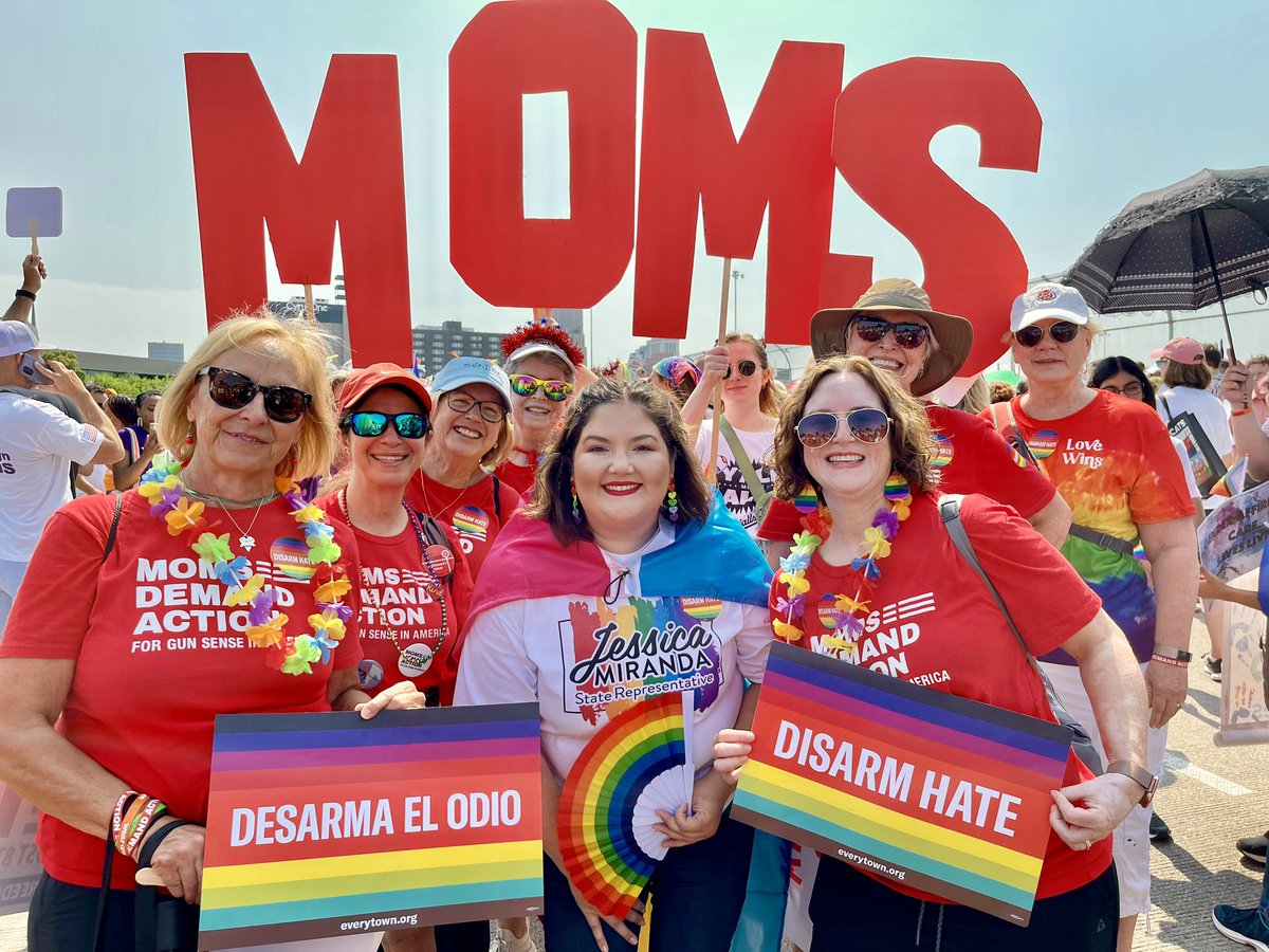 JessicaEMiranda's tweet image. Happy 50th Cincinnati Pride 🌈
#TeamJessica had such a great time today! Best part was seeing &amp;amp; hugging all our friends - thanks to everyone for coming out to celebrate 
#LoveIsLove #CincyPride 
❤️🧡💛💚💙💜