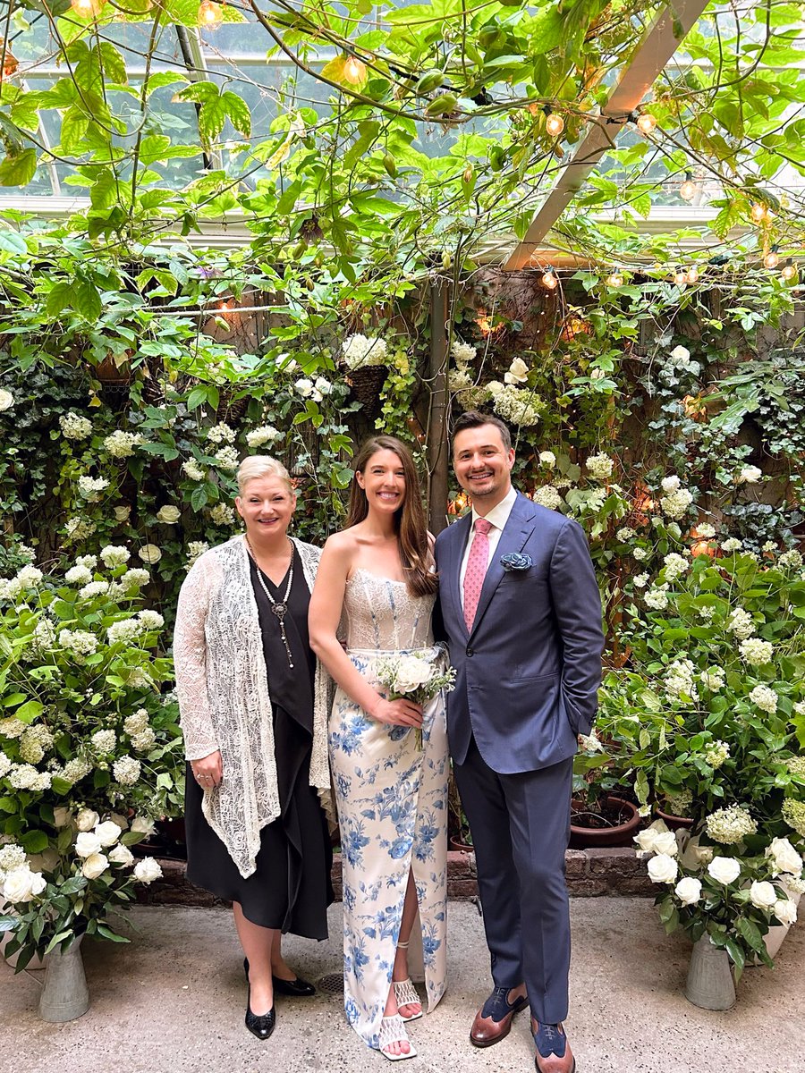 RevAnnieNYC's tweet photo. 6/24/23: Greenwich Village NYC Wedding at beautiful Palma 🍃#RevAnnieNYC 📃✍🏻💍🙏🏻❤️ #NYCWedding #ProjectCupid #Married in New York 🥰 https://t.co/s0VT9R1GiC