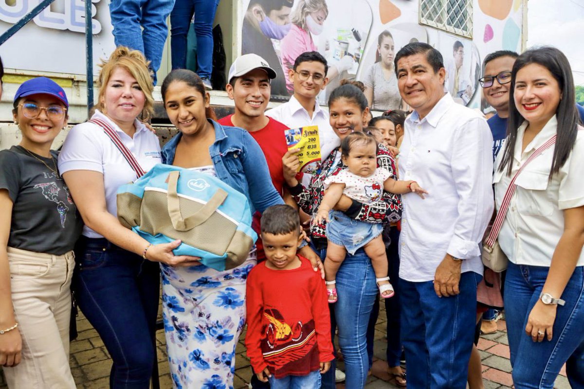 zolandapluasec's tweet image. Siempre defenderé el derecho a la #salud gratuita y de calidad, por eso acudí a #Balao este sábado a médicos de la Fundación Acción Social Daule y Grupo Emanuel, para atender a más de 200 habitantes de este cantón . 

#ZolandaPlúas #ServirConEl❤️