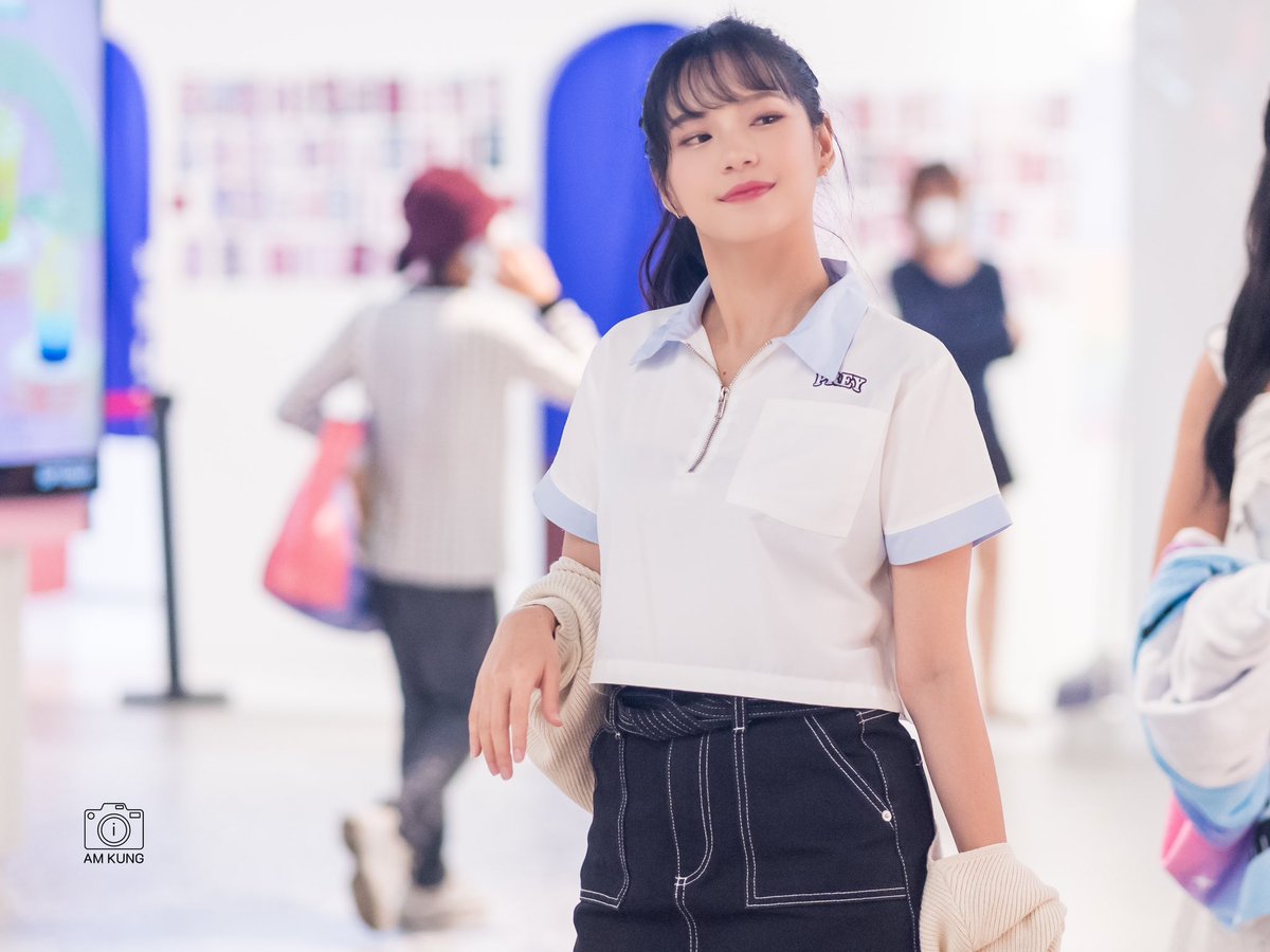 เฌอปราง

🗓️ 2023-06-24 📍MBK CENTER
#CherprangBNK48 #BNK48 
#BNK48สัญญานะ_Roadshow