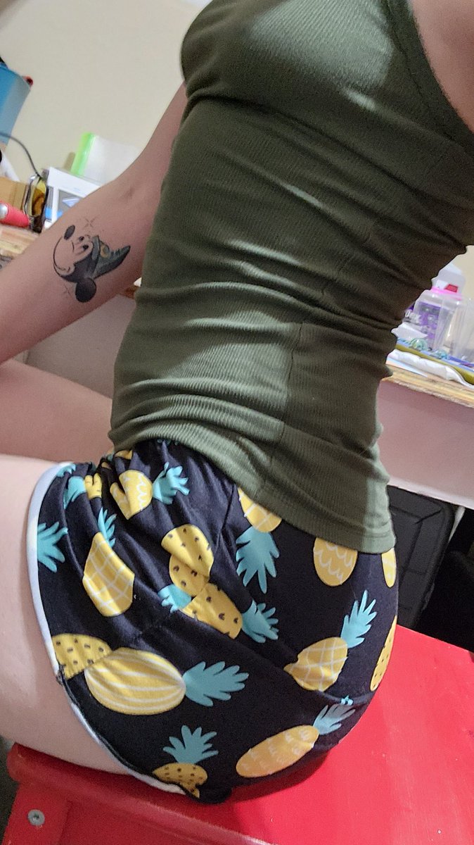 HSus80159733's tweet photo. Ready to turn these pineapples upside down.
#OFMILF #MILFstatus #lgbtq #BiBabe #pineapple https://t.co/wBzxJJWAaG