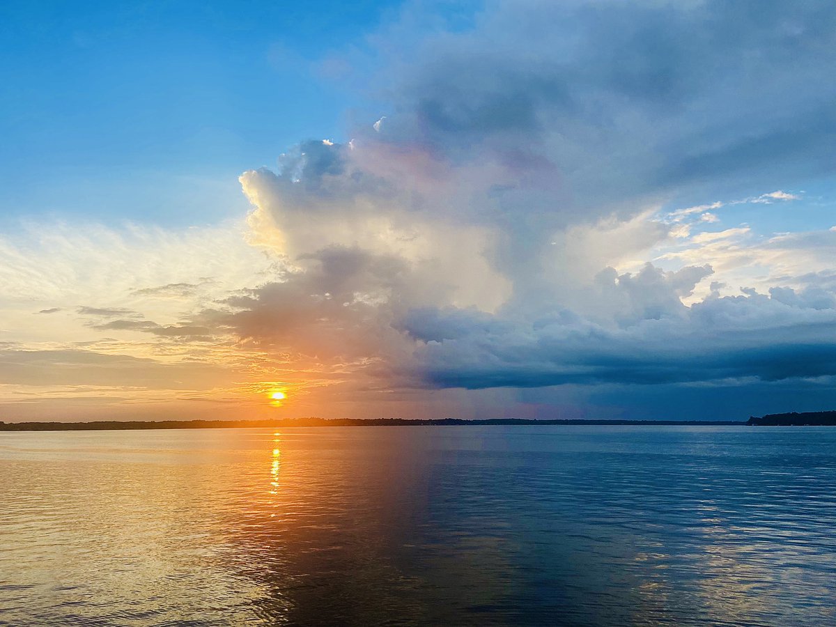 EricaEhm's tweet image. The world is a beautiful place. 
Be nice. 
Pass it on.