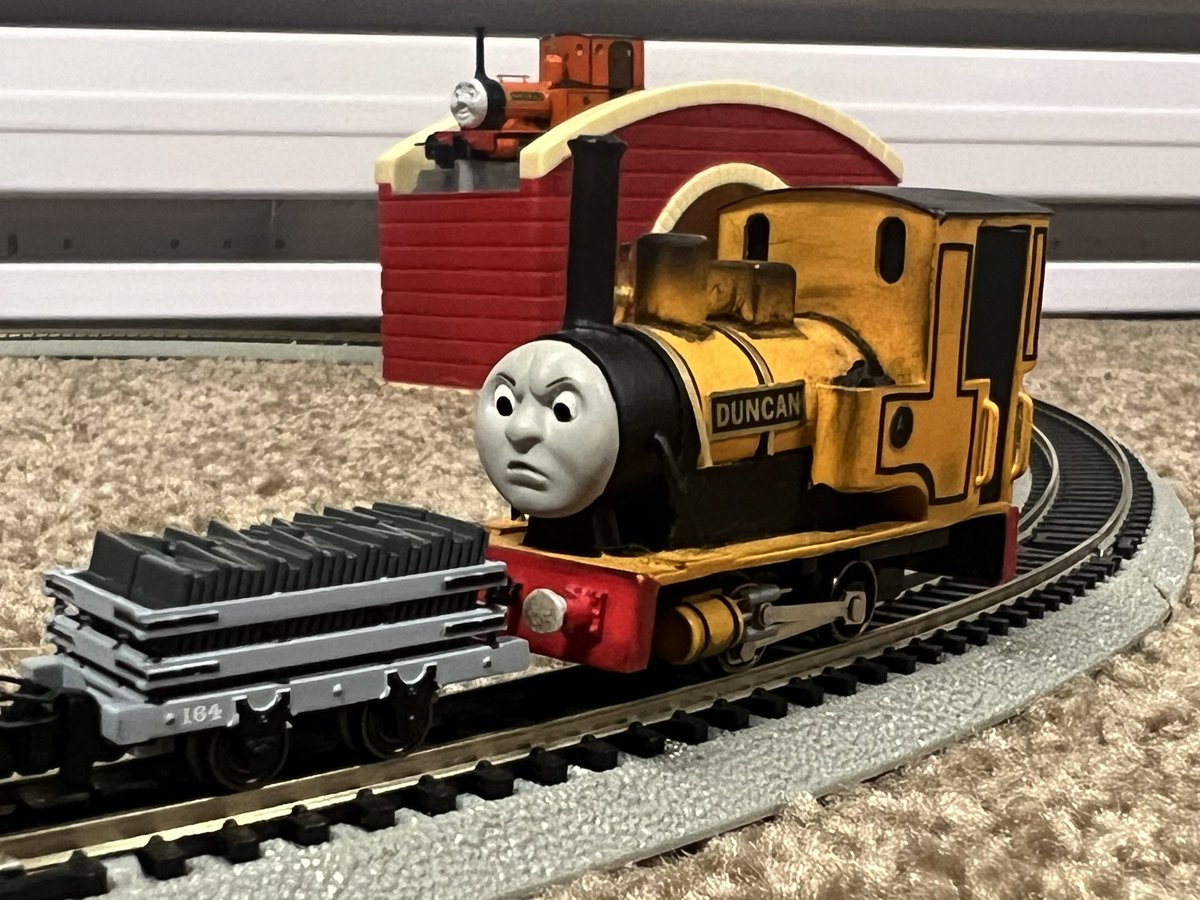 New narrow gauge friend on the line! A custom Duncan that I receive from @bowledout95!