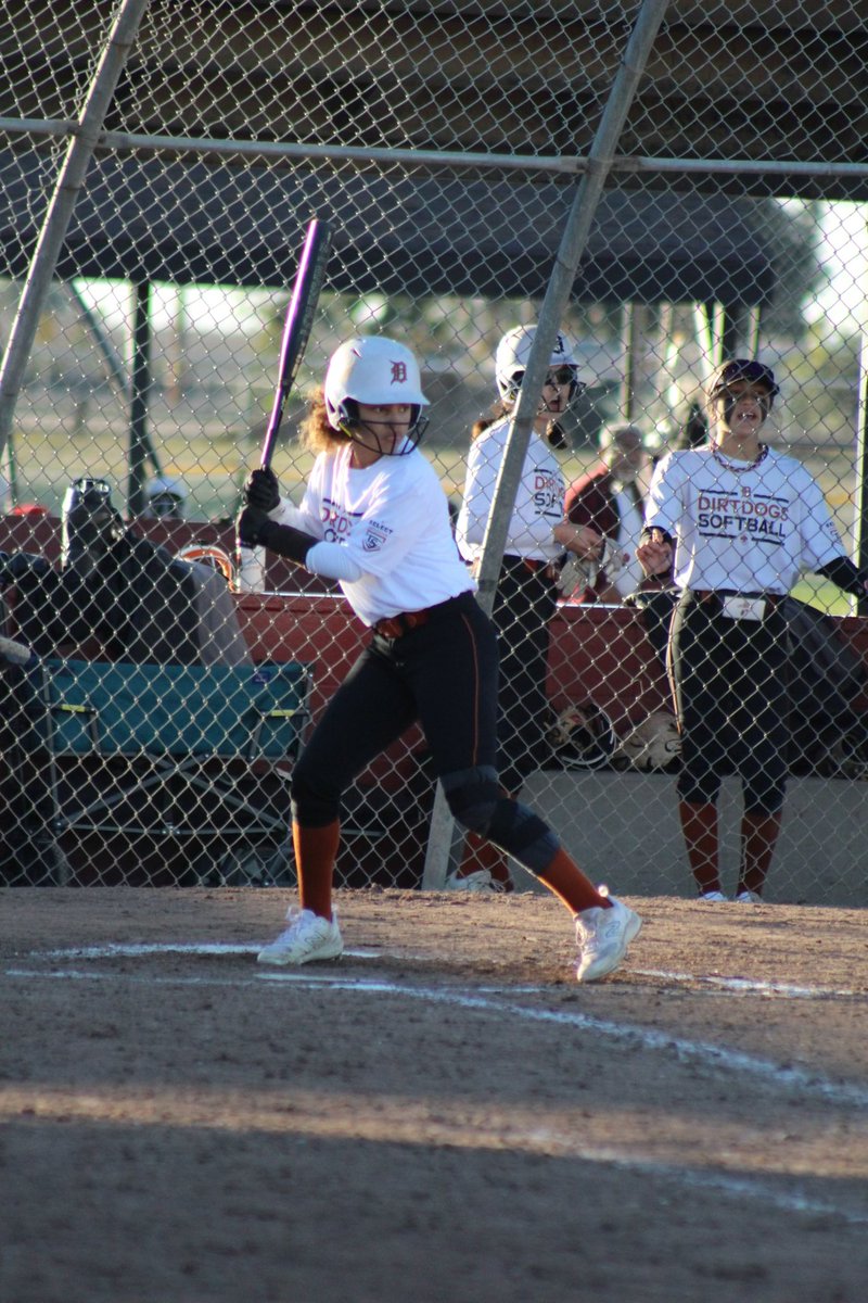 Go follow our CenterFielder <a href="/izzythe_gr8/">Izabella (Izzy) Lee</a> !!! She is a beast… #8 Keep being great… <a href="/Dirtdogsbyrd/">DirtDogs Byrd</a> @Los_Stuff <a href="/FresnoSportsMag/">Fresno Sports Magazine</a> @SunilSunderRaj3 💪🏾🖤