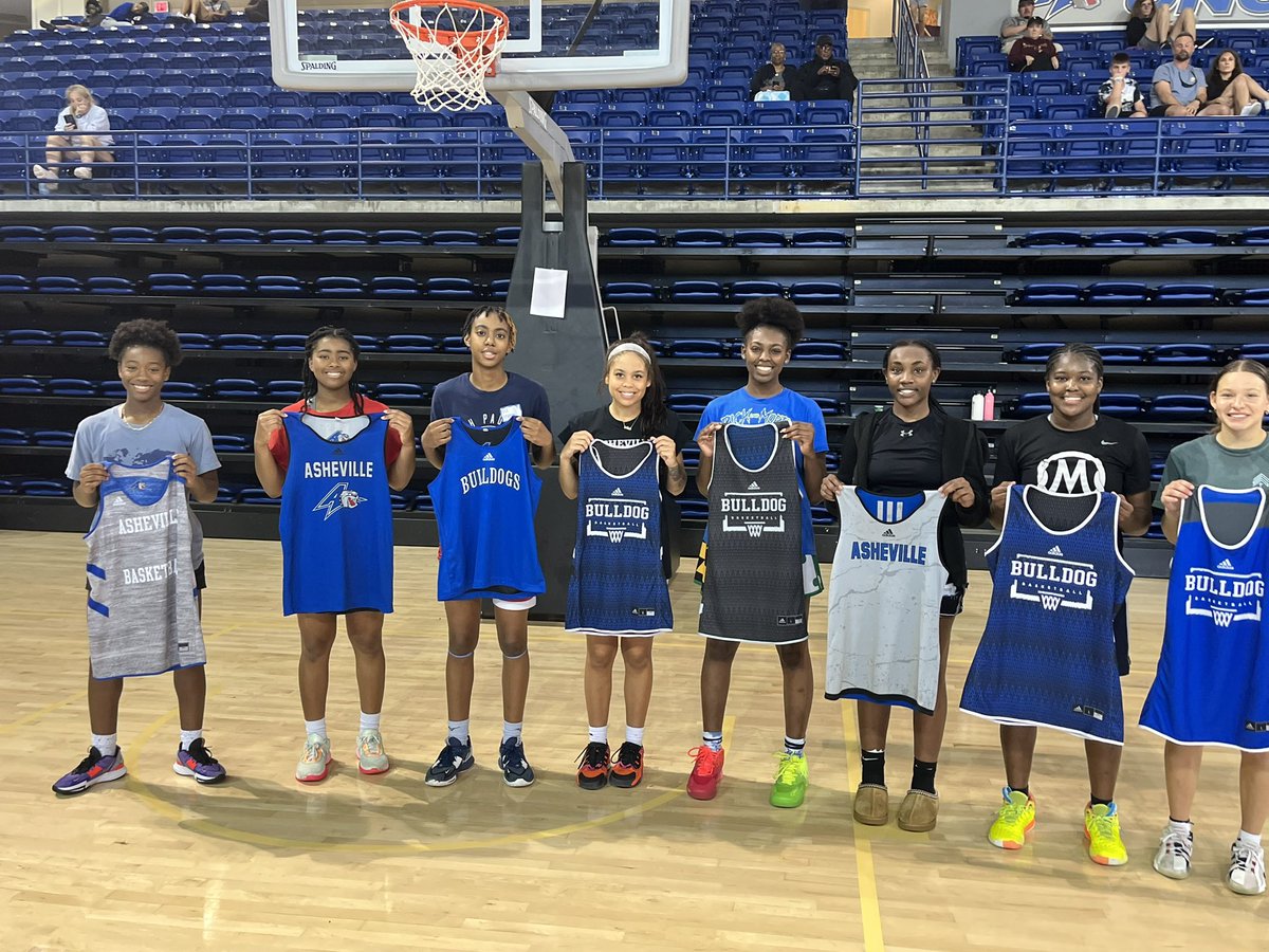 JazlynWare3's tweet photo. After an amazing Elite camp, I am honored to receive my first D1 offer from UNC-Asheville!!                                             GO BULLDOGS🩵💙🤍

Thanks @honeyb14 @ISlaughter_23 @coach_bigott @Coach_DAcree @2024Nite https://t.co/V7d8JsMZQE