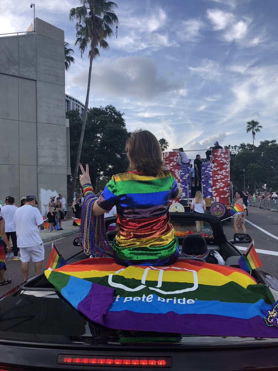 KathyCastorFL's tweet photo. Spread love, not hate. We will overcome the threat to the LGBTQ+ community by staying strong together and not letting hate deter us from being who we are. #LoveWins #stpetepride https://t.co/9rKPUOoJFw