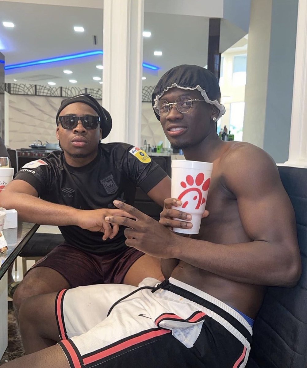 Folarin Balogun is currently shirtless at a Chick-fil-A, he’s a true American 🇺🇸🥹❤️