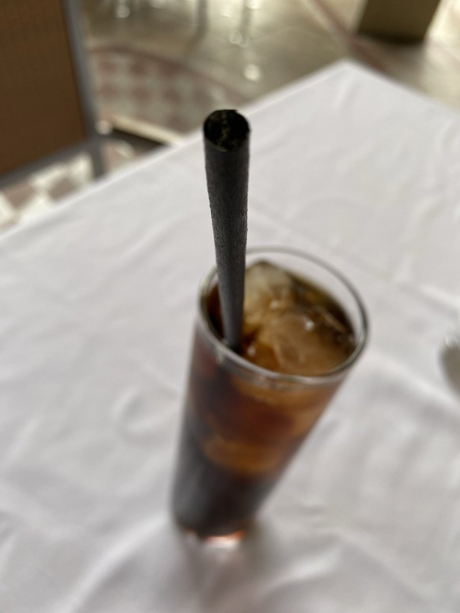 VitalVegas's tweet image. Exciting trend happening in Vegas right now and nobody’s talking about it. More bars and casinos are dumping paper straws for agave-based, biodegradable  straws. Texture isn’t perfect, but doesn’t go limp or taste funky. Faith in humanity restored.