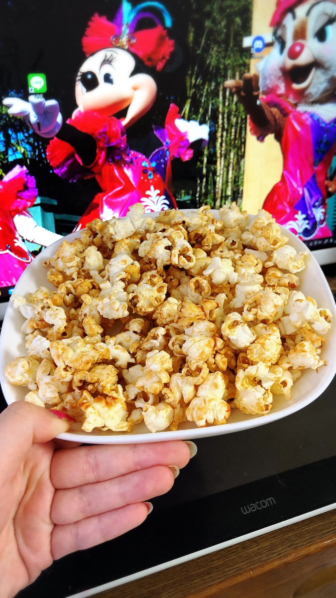 disneymoimoi's tweet photo. ポップコーンレンジで復活させたときの香りがワゴン横を通った時の香りでウオオオオ！！！って毎回なる https://t.co/wfxg40Va71