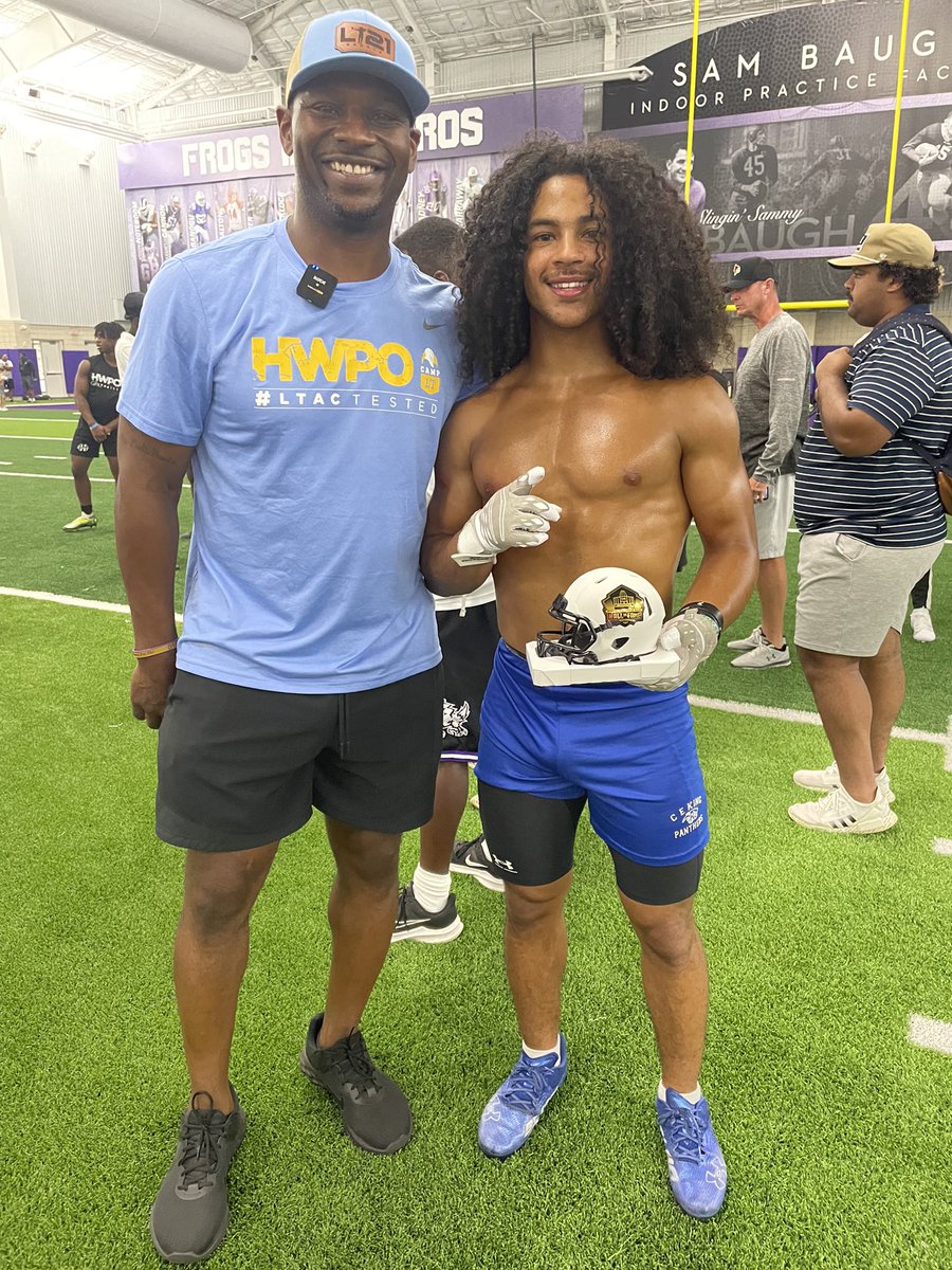 Wr camp mvp and picture with a legend….@TheHoustonHero <a href="/CKennedy247/">Collin Kennedy</a> @jackson_dipVYPE <a href="/joeagleason/">Joe Gleason</a> <a href="/CEKCoachYoung1/">Coach Young</a> <a href="/coach_pat84/">PERFORMANCE_HOUSTON -AUSTIN_ATHLETES</a> <a href="/COACHPATROB/">COACH ROB</a>