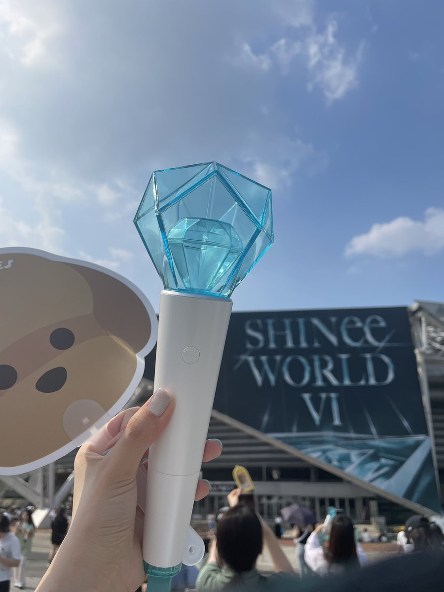 #샤이니트친소 #샤월트친소 #SHINee #SHINeeworld #트친소 #샤월_트친소 

백설콘 다녀와서 긴 휴덕기를 마치고 재입덕한 사람입니다🥹
같이 콘서트 얘기해요!!