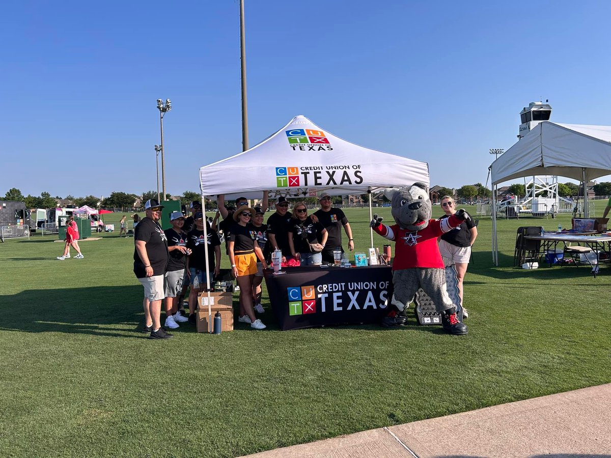 bestechlmascot's tweet image. Just having fun in the sun!  #allenusacelebration #celebrationpark #fireworkshow