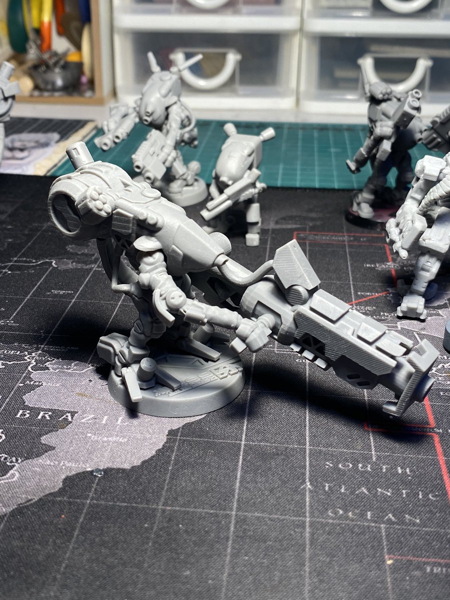 Rail Gunner GIBs prints from lastnight! 
#miniaturepainting #modeling #Blender3D #b3d #Mecha #tabletopgames #Battletech #gammawolves #3Dprinting #HARDSUIT666