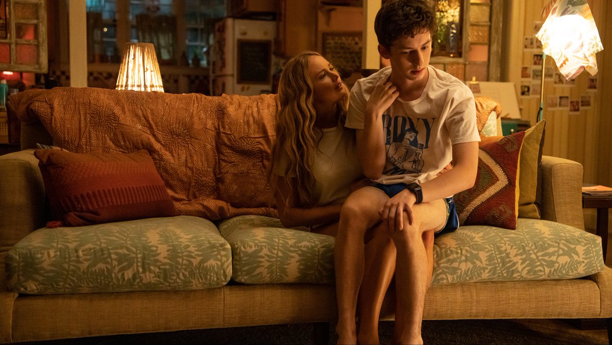 Ganeshen5's tweet photo. #NoHardFeelings was absolutely so much fun!! Brought back the classic R- rated romantic comedy vibes from the mid 2000’s in the best way possible. Jennifer Lawrence proves why she’s still one of the best actresses of this generation, her comedic timing was just freaking amazing!! https://t.co/WeeqqryqdR