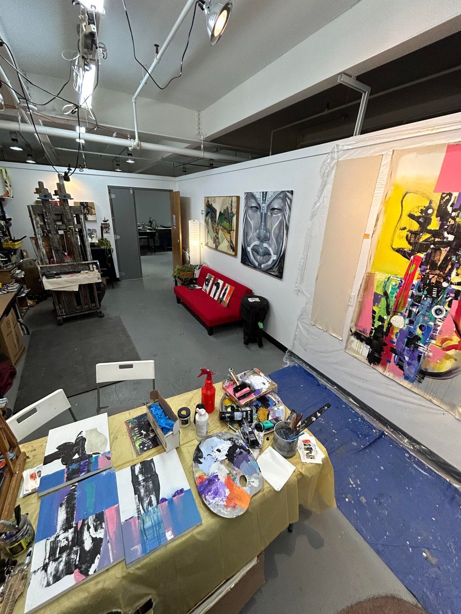 Aljohnsonart1's tweet photo. Studio And the Round About #Aljohnsonart #mixedmediaartist #mixedmediapainting https://t.co/jAt0xc8FQo