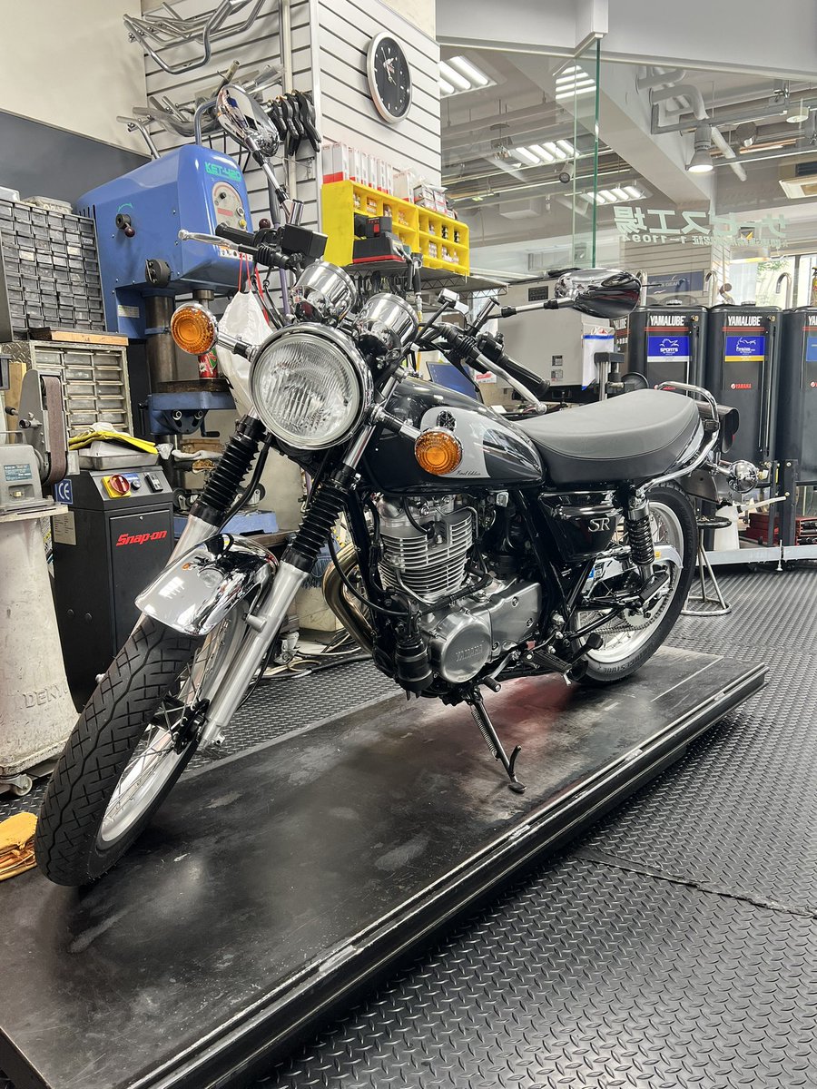 ysp_sugimina's tweet image. おはようございます☀点検でご入庫のSR400🏍 こんだけ綺麗に乗ってもらえると嬉しいものです！
#sr400 #finaledition