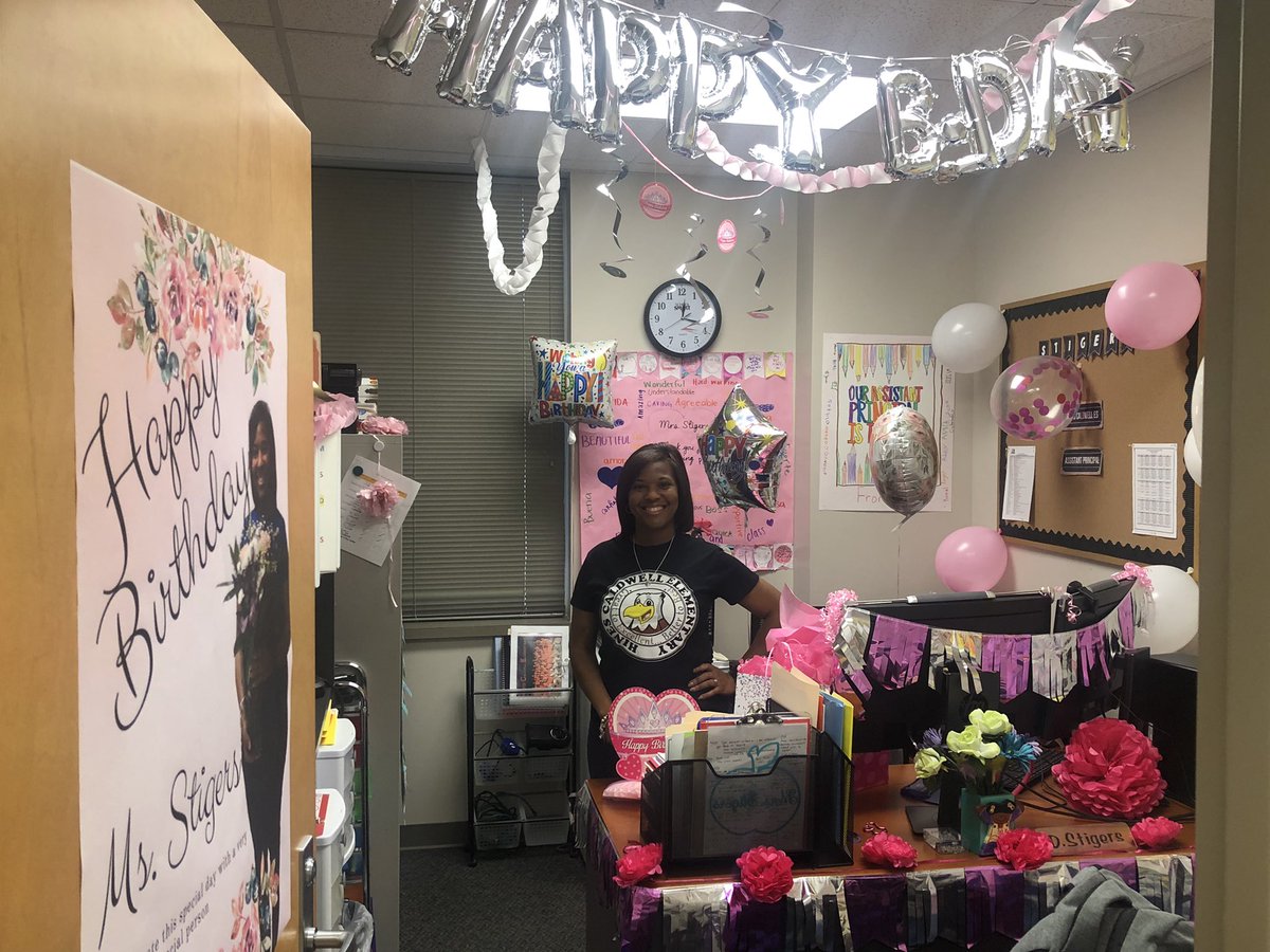 DarceleLofton's tweet photo. We hope your enjoyed your birthday!! @MrsDstigers 🎉 https://t.co/iN225OE7eM