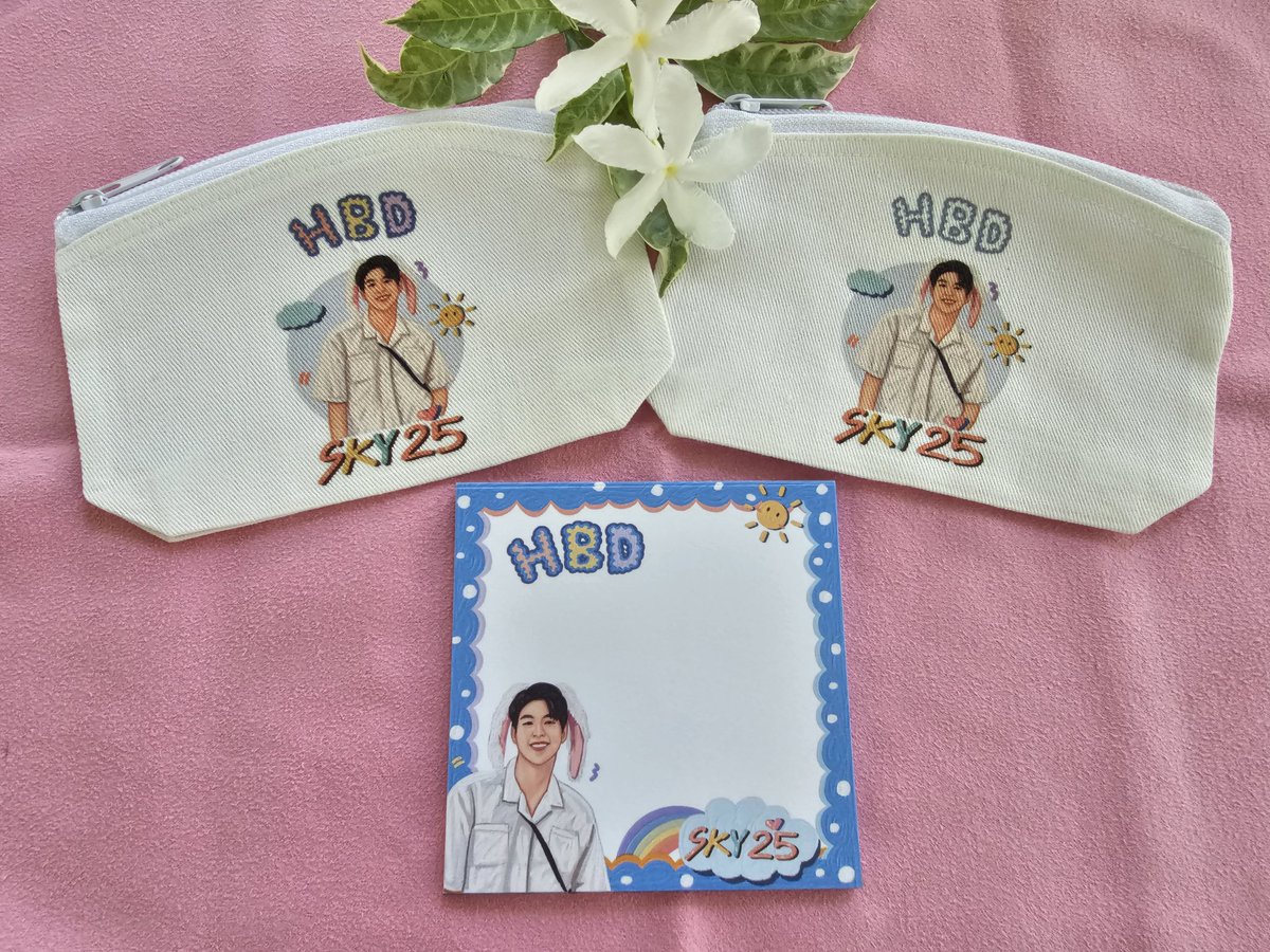 BlueskyandMM's tweet photo. วันพิเศษของคนพิเศษ🎂🥳💝

☁️Happy25thSKYDay☁️

🪄ร่วมอวยพรวันเกิดสกายใต้ทวิตนี้ ติด#ให้ครบ แจกกระเป๋าผ้าน่ารัก 1 ใบ (สุ่มแบบ)และโพสอิทสดใส 1 ชุด
*ส่งฟรีไม่มีค่าใช้จ่าย*

25 เซต สำหรับ ก้อนเมฆของสกาย

ร่วมสนุกได้ถึง 27 มิ.ย.ค่ะ😊

#Happy25thSKYDay
#skywongravee
#ก้อนเมฆของสกาย https://t.co/YrvdIcSuZ9