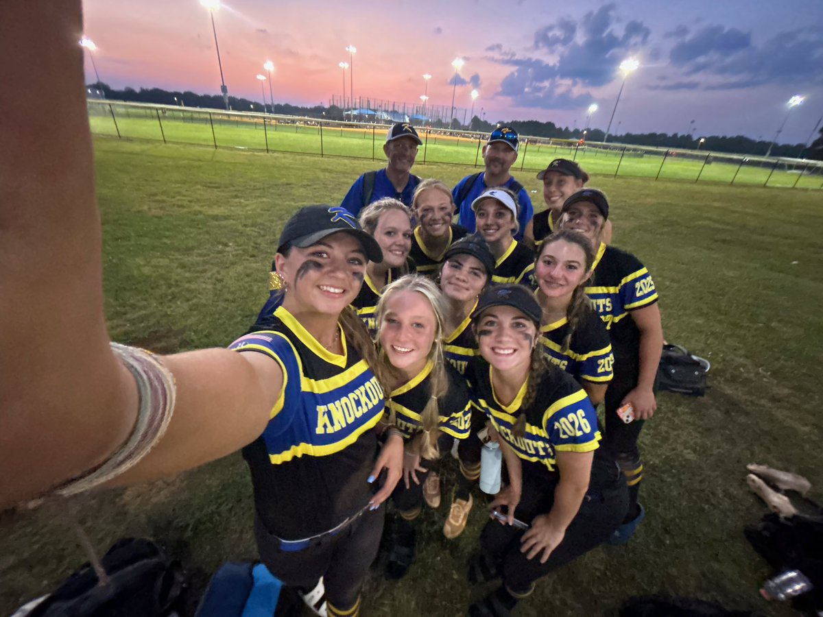 AddisonLaney9's tweet photo. Great weekend in Scenic City! We went 4-1-1. Im very excited to continue growing together as a team. Looking forward to The Atlanta Legacy! 
@Knockouts_Cole @TopPreps @CoastRecruits @SBRRetweets @BoostSoftball @SoftballRecruit @SoftballDown @upnextrecruits @Day1toD1 https://t.co/Ub4J1hP8Uj