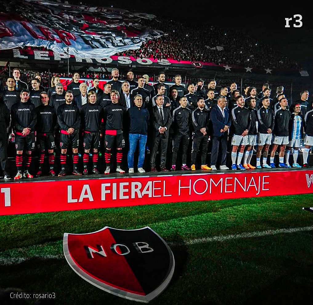 Messi, Di María, Scaloni, Batistuta, Saviola, Ortega, Pékerman, Martino, Cambiasso, D’Alessandro, Gago, Sorín, Samuel, Milito, Paredes, Heinze, Demichelis, Burdisso, Banega, Lavezzi, el propio Maxi, etc.

El fútbol argentino es enorme. 🫶🇦🇷