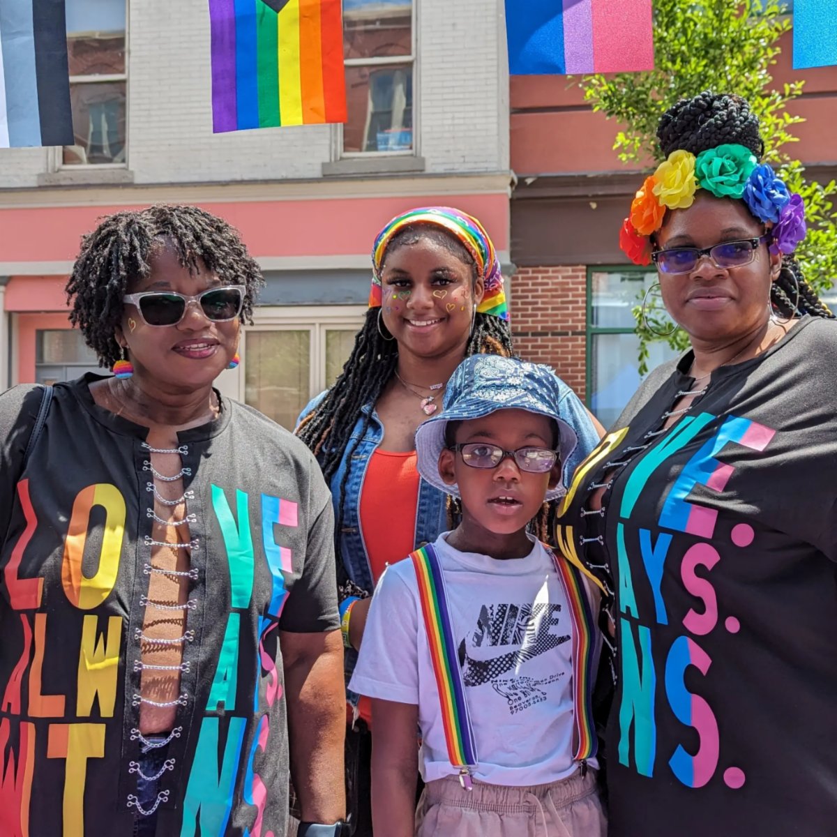 SussexBIPOC's tweet photo. A beatiful day for #SalisburyPride - See more pics at https://t.co/BC0sGik41Q #SussexPrideBIPOC #SussexPrideShots https://t.co/1QdbeRNaqk