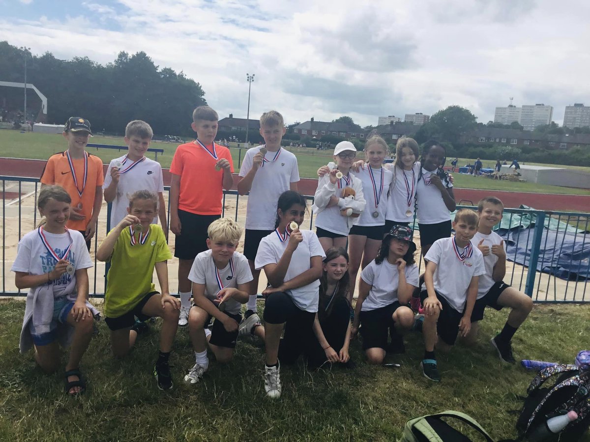 Simply an INCREDIBLE bunch of children🌟🌟🌟

On Friday, a super team of pupils went out to Northwood Stadium to compete in the Y5/Y6 NUL Athletics tournament 🏃🏻‍♀️🏆🏃🏻‍♂️

An exceptional 17 medals won in total 🕺💃

- 8 x🥇 
- 8 x🥈
- 1 x 🥉

#SOSOPROUD #NorthwoodAthletics