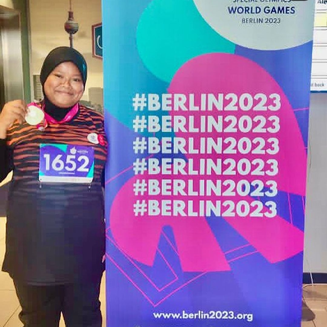 Hebat #MYUnbeatableTeam 🇲🇾 di Olimpik Khas Berlin 2023. Setakat ini  mereka dah menggondol 4 🥇, 5 🥈, 9 🥉dalam pelbagai acara!

#MalaysiaBoleh
#UnbeatableTogether 
#SpecialOlympicsWorldGames