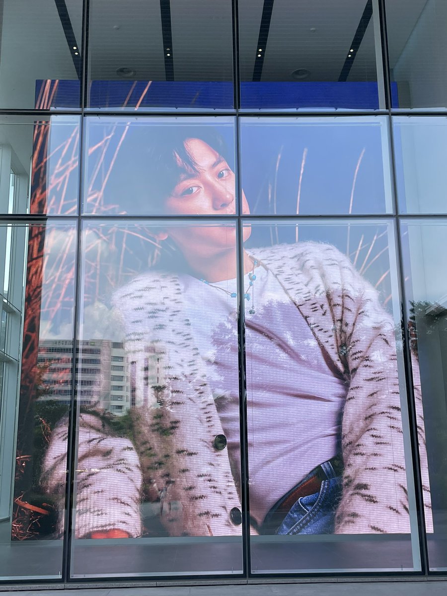 swooshsehun's tweet image. baekhyun / chanyeol / sehun / kai 
saw ‘let me in’ teaser images displayed at sm’s building screen! 😭