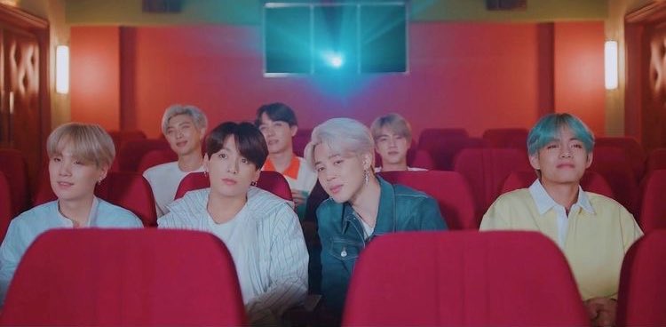 build your cinema date with bts! 🍿(quote with your result)