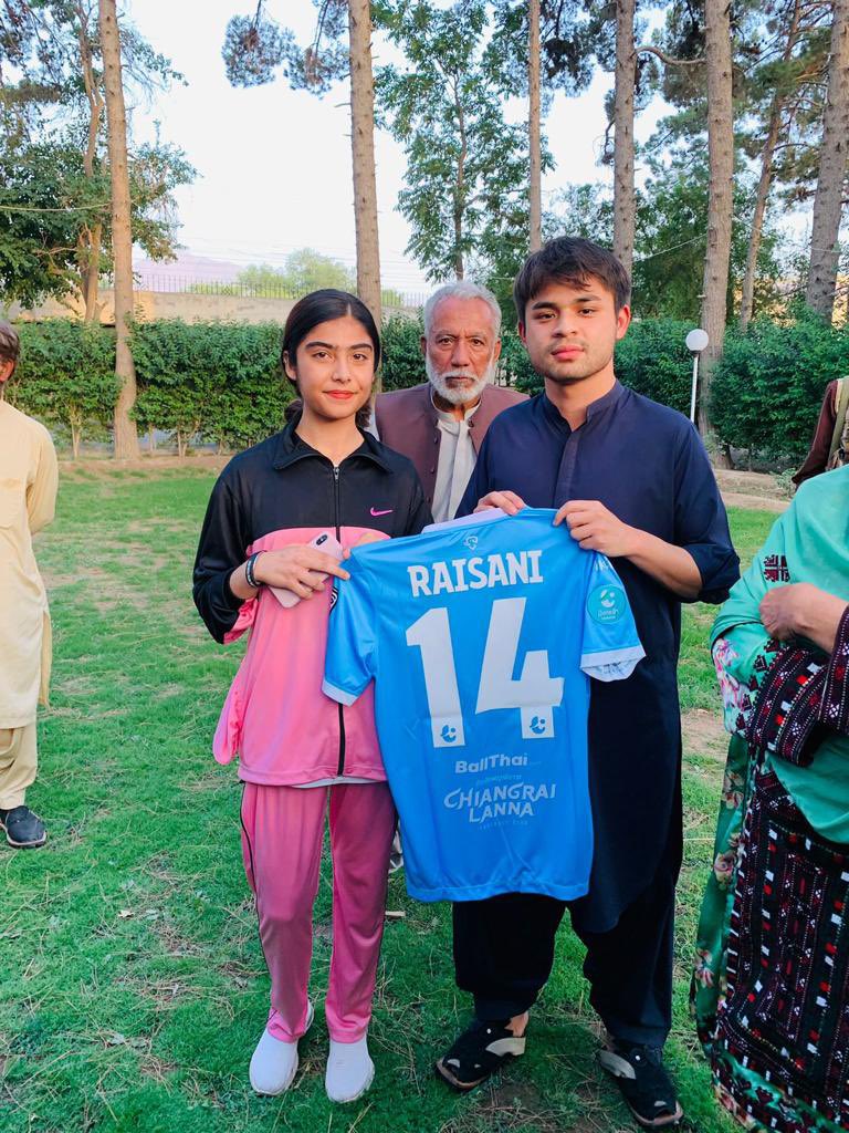 JamalRaisani's tweet photo. Productive meeting with talented young athletes from Balochistan. Discussed transportation, sponsorships, scholarships, and facilities. Assured them their concerns will be addressed. Gave them my team shirt as a token of appreciation. Keep shining, athletes of Balochistan. #BalochistanisPakistan