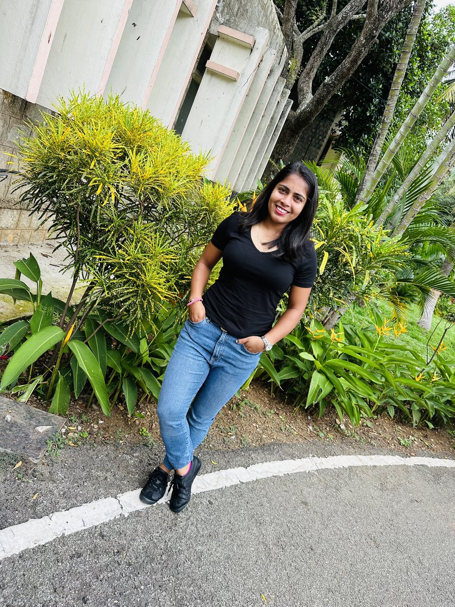 'Enjoying the little things in life”❤️😊 #happyweekend #bharatkisherniya #neha32 #loveyourself #happymood #hockeyindia #indiakagame #enjoylife #positivevibes #sunday #sundayfunday