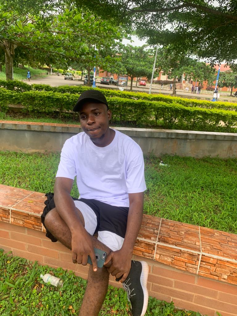 ProAyoola's tweet image. Wishing myself a happy birthday ❤️🎂🎈