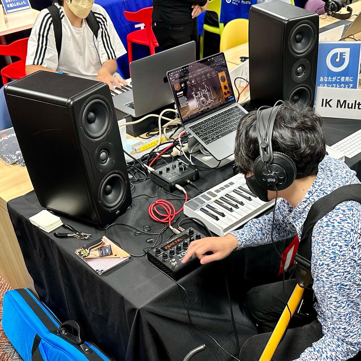 ikmultimedia_jp's tweet photo. #IMSTAFESTA #IMSTAFESTATOKYO
#iLoudPrecision #AXEIOONE #iRigKeysIO #AmpliTube #TONEX #MODOBASS #MODODRUM #TRackS #MixBox #SampleTank4 #Syntronik #SampleTron #LurssenMasteringConsole https://t.co/uK77ypkvxy