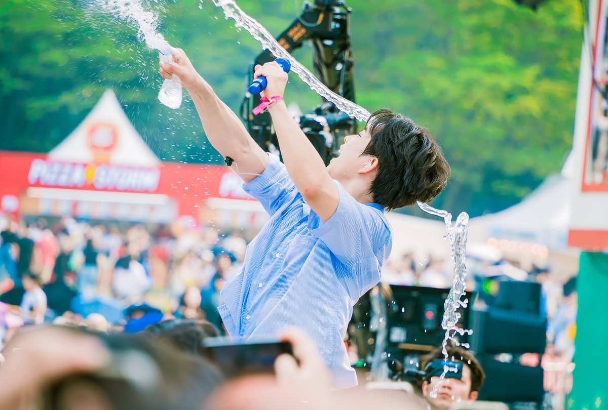 slinkyham's tweet photo. 230624 서울파크뮤직페스티벌

여름이었다 . . .🌊

#루시 #LUCY #최상엽 https://t.co/LaLGN0GGaz