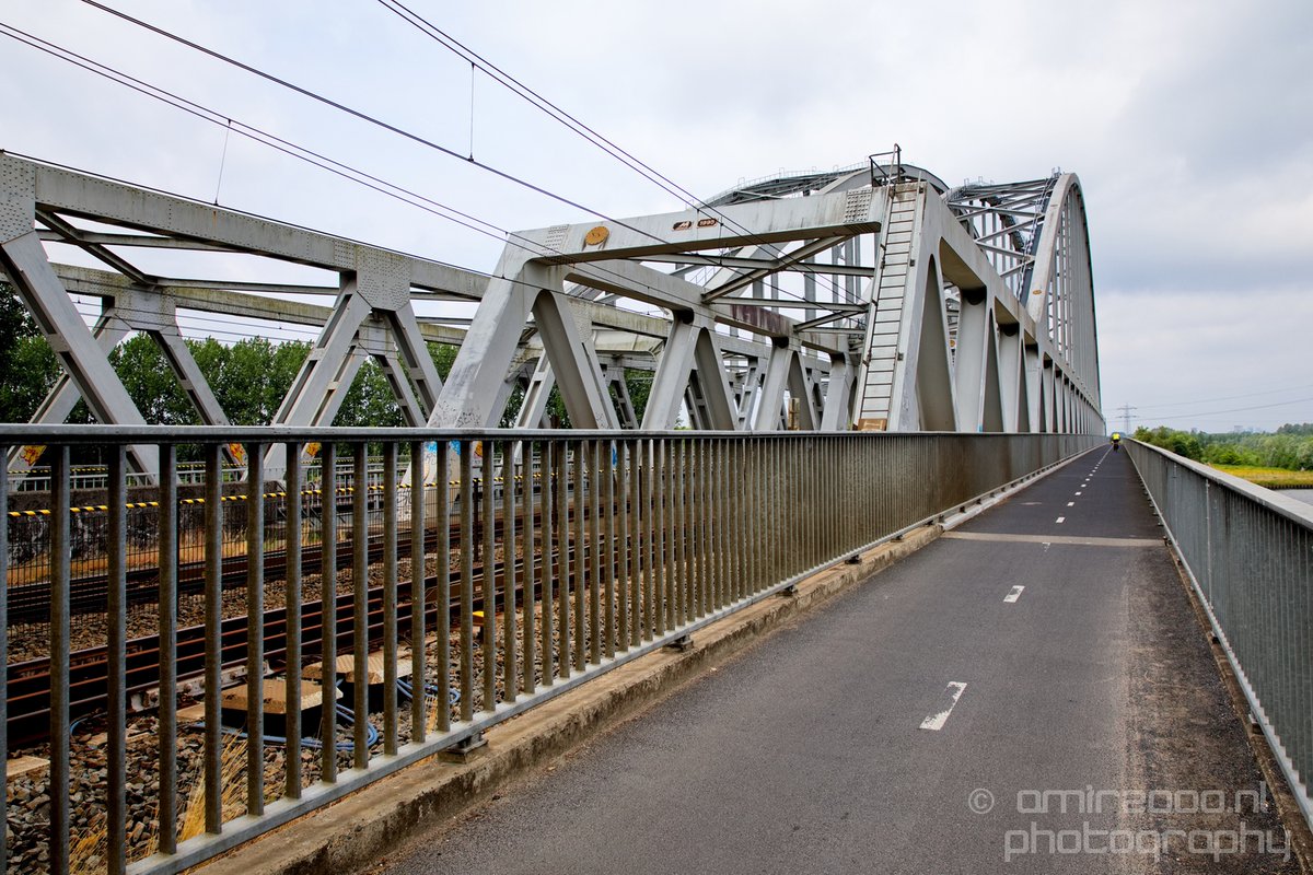 #bicycle #bikepath #fietspad & #train #railway #diemerbos to #weesp #transportation #city #urban #street #photography #photo #fotograaf #photography #canon #eos5DmarkIV  I love the #Netherlands #dutch life😎