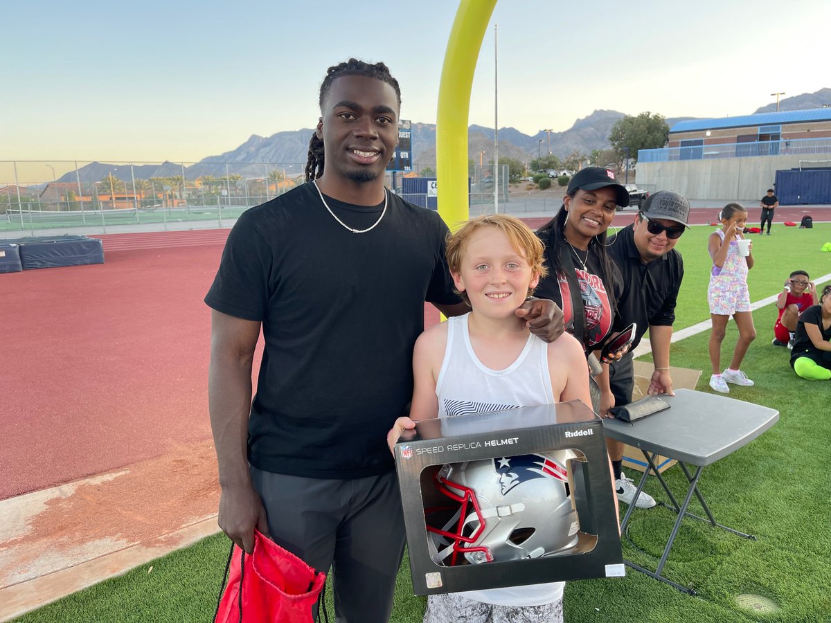 JuranStevenson's tweet photo. @dreeday32 
RS 1st annual football clinic was a great success!! Thank you to everyone that came out to support this event 🫶🏾  #Rhamondrestevenson #Patriots #38 https://t.co/NwzEODyZTH