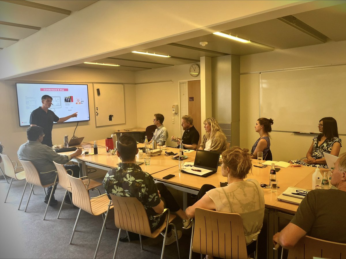 Our former colleague, &amp; friend Bernardo Figueiredo, closed the seminar series for the term with an insightful talk on generating impact through research. We discussed Bernardo’s project on older adults’ use of technology &amp; risk navigation. We look forward to seeing him again 🙌🏼