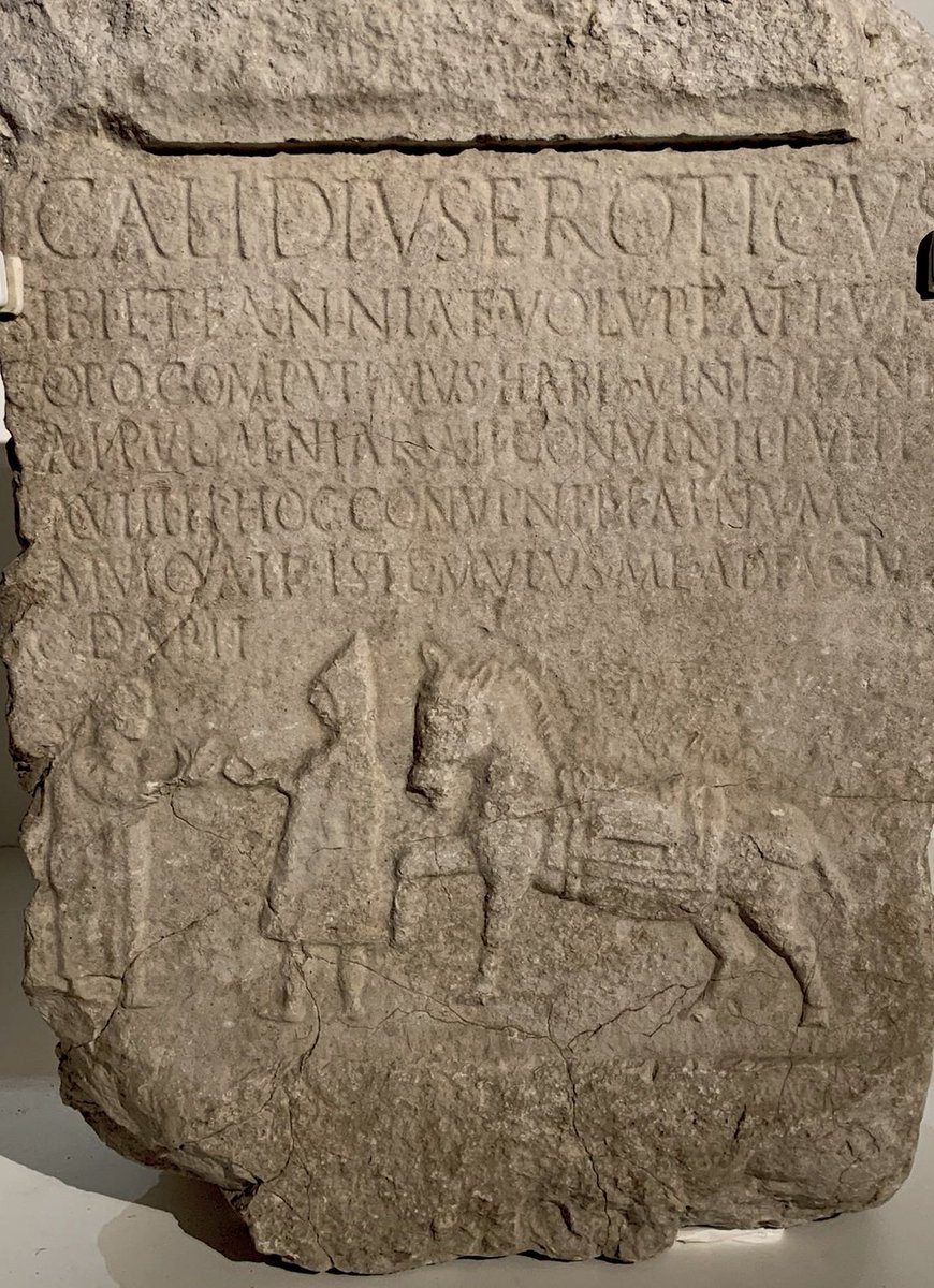 Lucius_Gellius's tweet photo. Cette stèle du Ier siècle de patrons d'auberge (caupona), qui jalonnait les voies romaines tous les 30-40 km illustre l'ambiance qui y régnait. Ces patrons s'appellent Lucius Calidius Eroticus and Fannia Voluptas: ça annonce le programme! A lire ⤵️
https://t.co/OPYL7SDtP9 https://t.co/hfVEv832iT