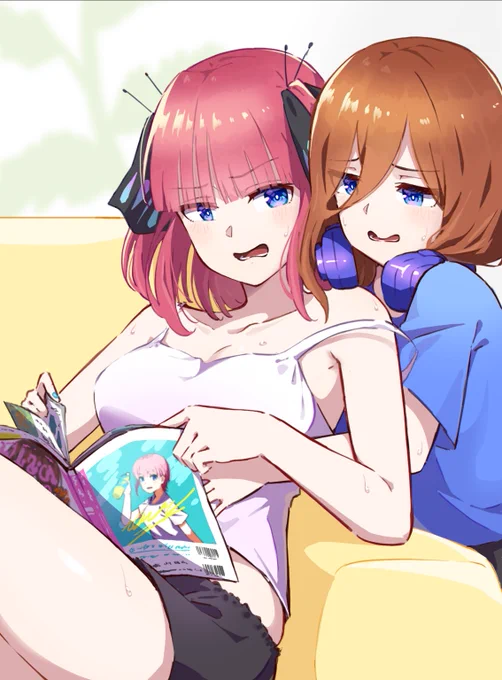 三「二乃…あつい……」 二「ならちょっと離れなさいよっ!」  #五等分の花嫁∽  #二乃 #三玖