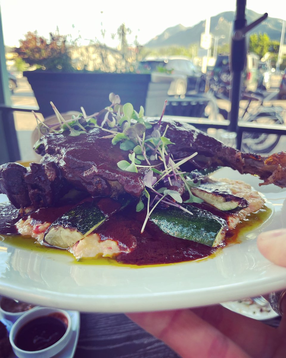 santoboulder's tweet photo. Flatiron views, big Santo flavors, Patio good times!! ⛰️🍴 

#happysummer #santoboulder #eatoutside #summertime #patiovibes #molechicken https://t.co/VDKMmDv4vB