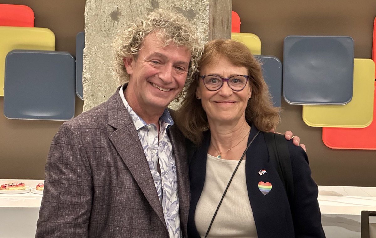 🇺🇸🏳️‍🌈 #DemsAbroad is always happy to celebrate #PRIDE, but this year especially. Many #LGBTQ+ DA members have been elected to global office. Congratulations to Global Chair Martha McDevitt-Pugh and Global Vice Chair Steve Nardi, both members of our DA LGBTQ caucus. 🇺🇸🌍 #Pride2023