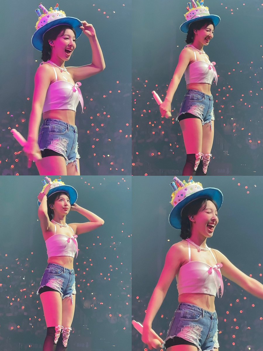 imnayeonarchive's tweet photo. nayeon’s encore outfit https://t.co/m9VT2JIwxM